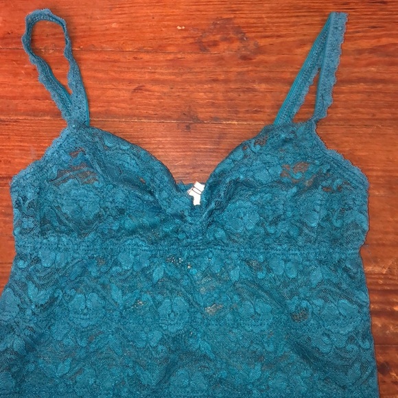 ASO Elena Gilbert Pins & Needles Tank TVD - Picture 3 of 5